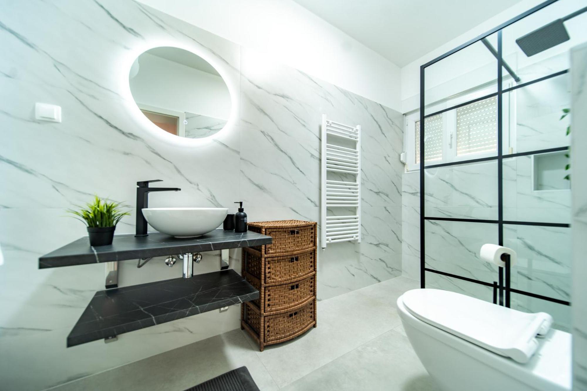 Apartman Petra S Pogledom Na More Banjol Bagian luar foto